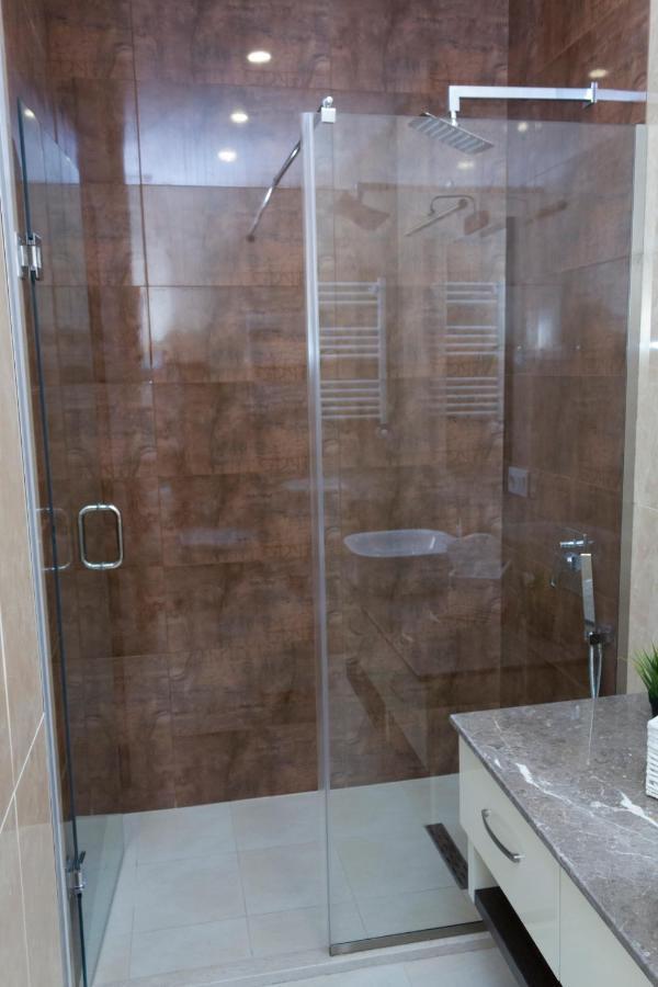 Aura Sameba, Luxury Apartment Tbilissi Extérieur photo